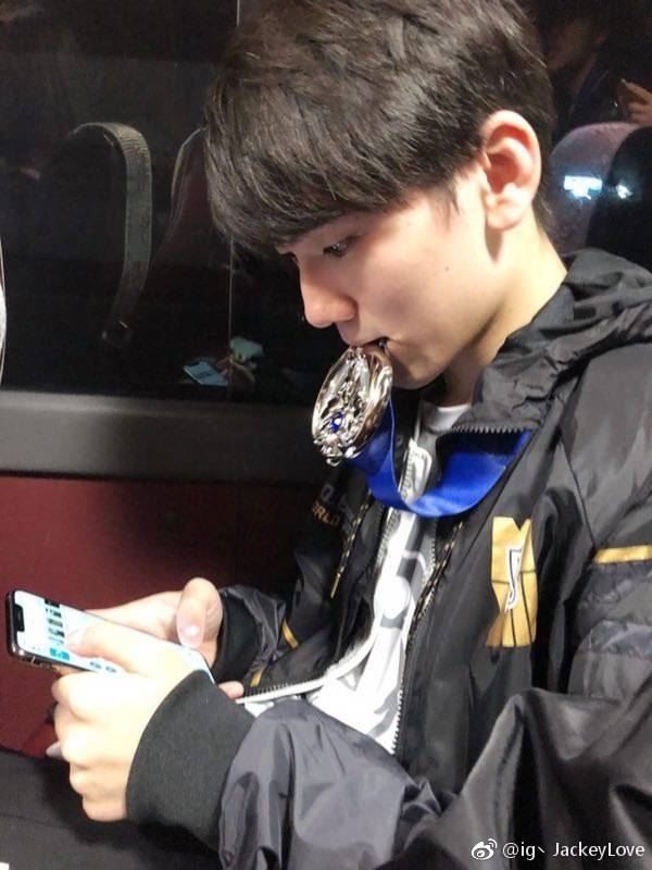 开云-关于JackeyLove赛事官方发布高光表现新规，切尔西争议不断！的信息